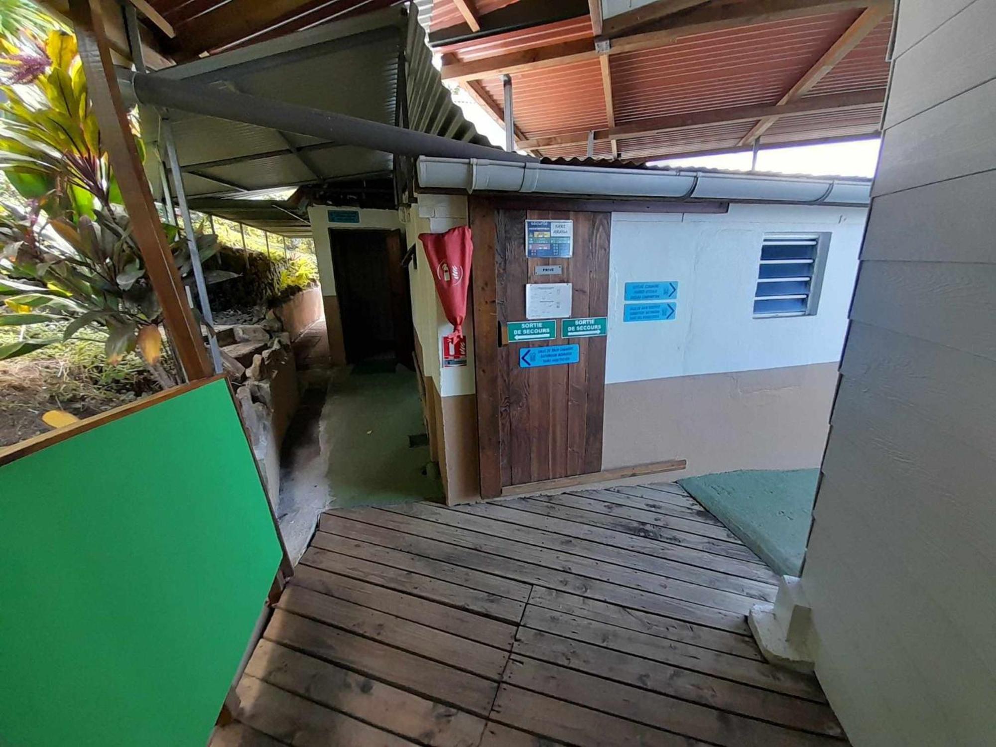 Fare Arana Moorea Guesthouse Atiha Room photo